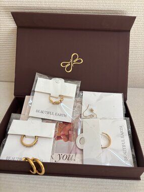 Beautiful Earth jewelry bundle 6 pieces + Box